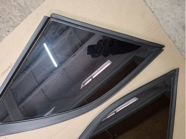 KJK862950A Mazda Скло кузова/багажного відсіку, праве