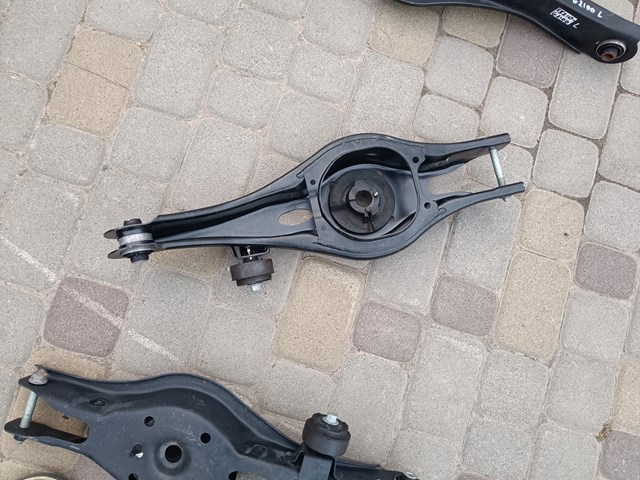 Купити 55210ATBA0 Hyundai/Kia Важіль задньої підвіски нижній, лівий/правий
