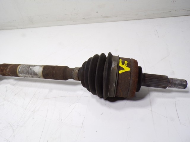 Піввісь передня, права Renault (RVI) 391001063R ціна, від 56.37 USD