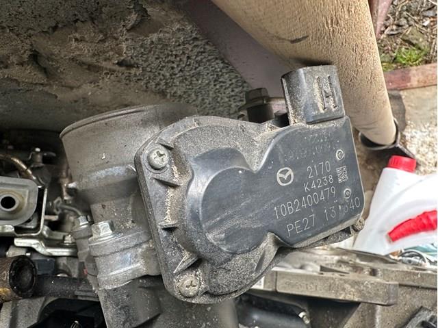 PE2713640 Mazda Дросільна заслінка в зборі