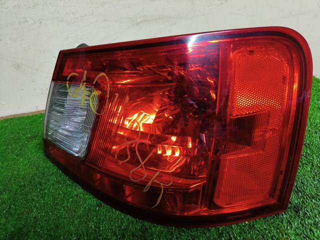 Задній правий стоп Mitsubishi 8330A368