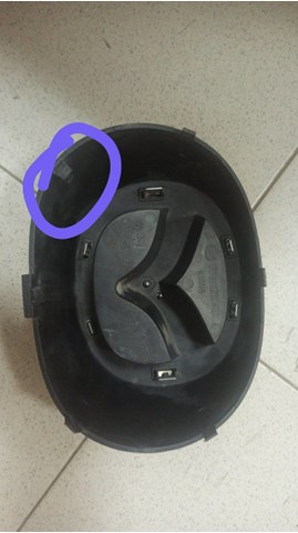 Кронштейн емблеми решітки радіатора KB8A50722A Mazda