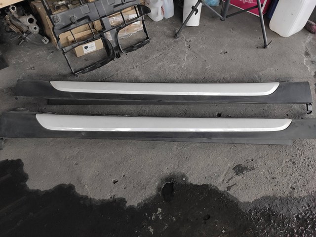 51177308055 BMW Накладка зовнішня (молдинг) порога, лівий