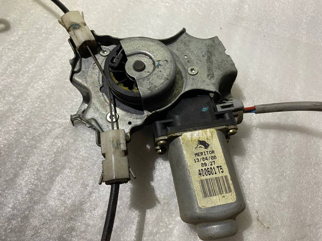 Купити 400601T5 Nissan/Infiniti Мотор двірника дверей заднїх