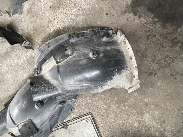 A2478808009 Mercedes Підкрилок переднього крила, правий задній