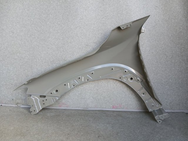 Купити VA4052111 Mazda Крила