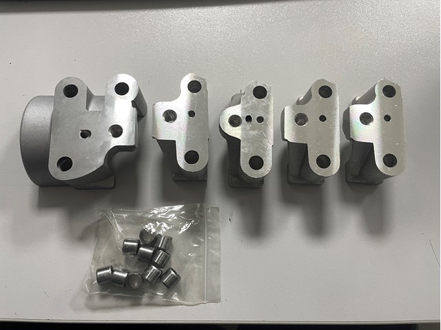  Mitsubishi MD075404 ціна, від 38.33 USD
