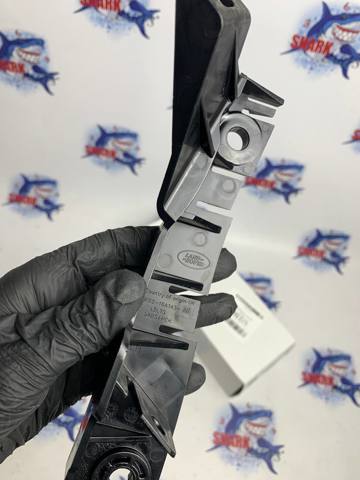 Купити LR137782 Land Rover Кронштейн бампера переднього, лівий