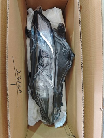 Фара передня права Toyota 8114533D70