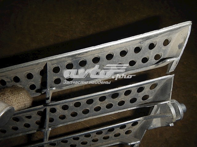 A2038801283 Mercedes Решітка радіатора