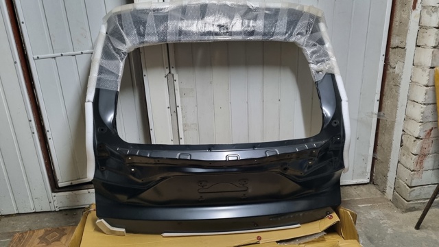 П'яті двері Toyota 6700548A50 ціна, від 1053.14 USD