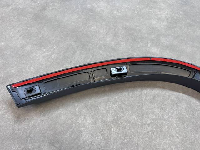 Накладка передньої лівої арки колеса Mercedes A16788044059999 ціна, від 136.50 USD