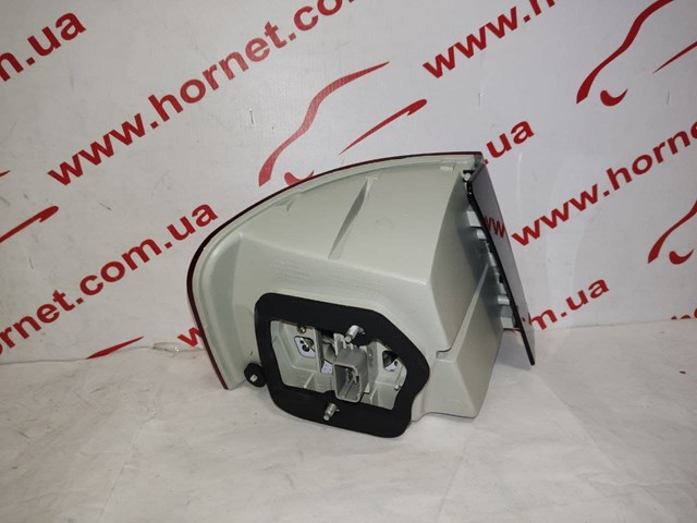 FP9544F2P FPS Задній правий зовнішній ліхтар
