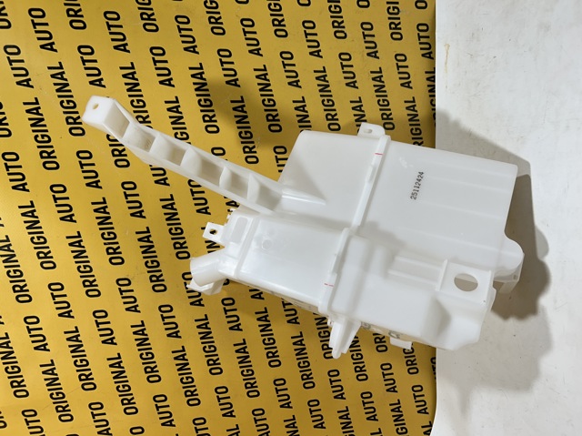 Купити 8260A595 Mitsubishi Бачок омивайки