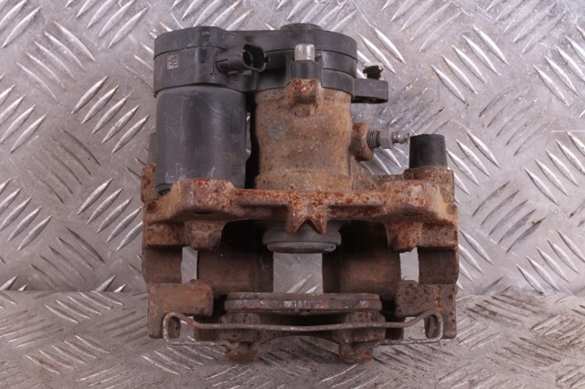  Ford DG9C2D251A