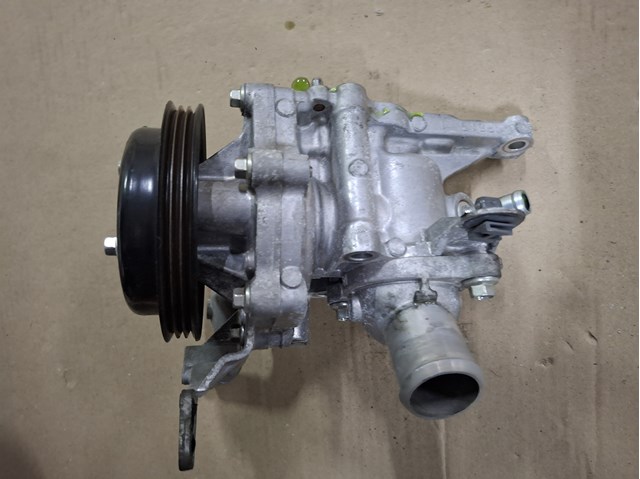 Купити P51B15010D Mazda Насос охолоджуючої рідини