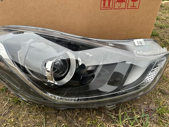 Фара права 92102K7100 Hyundai/Kia