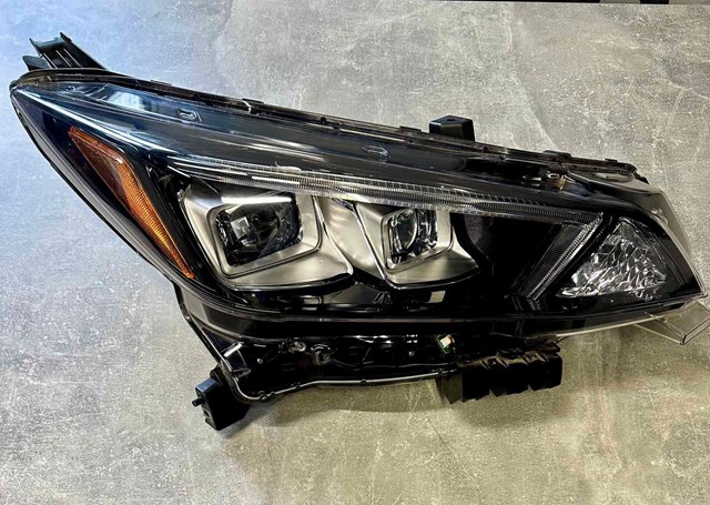 Купити 260105SA5B Nissan/Infiniti Фара правая