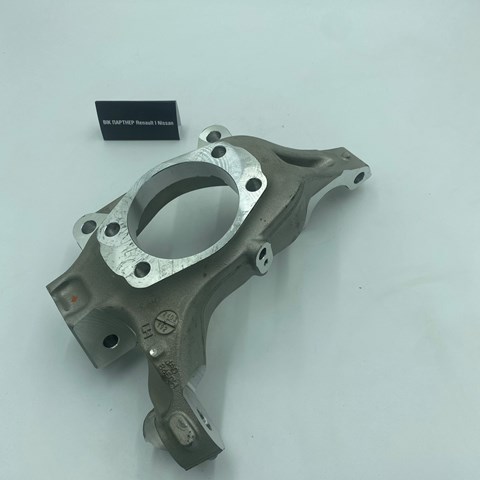 Цапфа - поворотний кулак передній, лівий 400155AA1A Nissan/Infiniti