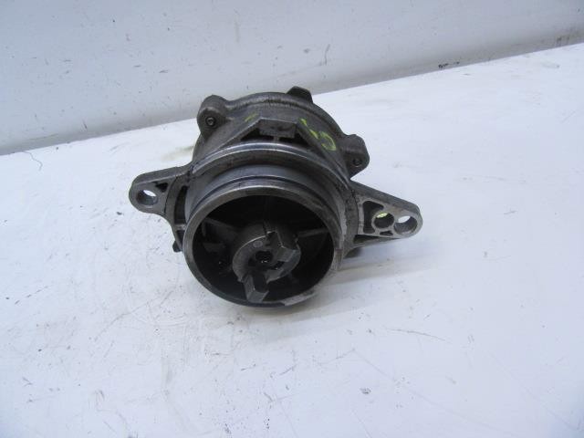 2246126 BMW Насос вакуумний