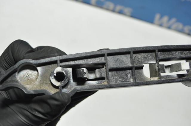 Праве кріплення переднього бампера Land Rover LR034210 ціна, від 18.77 USD