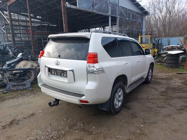 Скло багажного відсіку, праве 6271060C60 Toyota