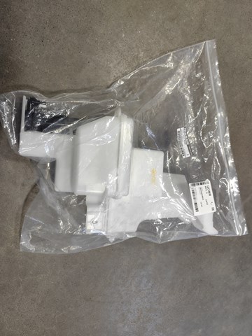 Бачок омивача лобового скла Nissan/Infiniti 289106RR0A ціна, від 65.33 USD