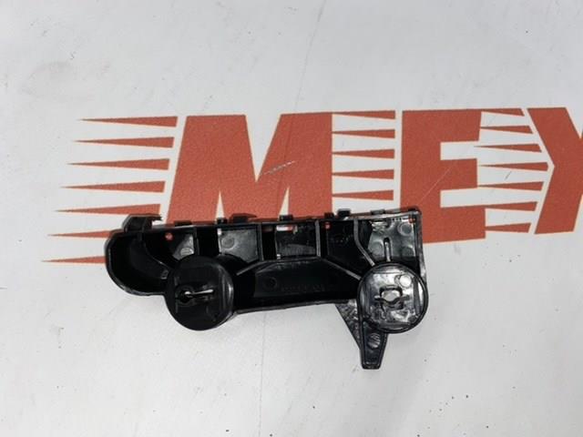 622246LB0A Nissan/Infiniti Кронштейн бампера переднього, правий