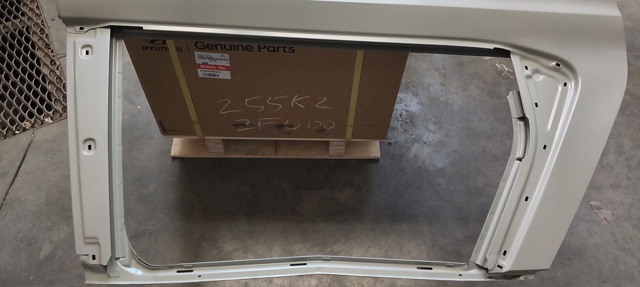 Двері задні в зборі Hyundai/Kia 77004S8010