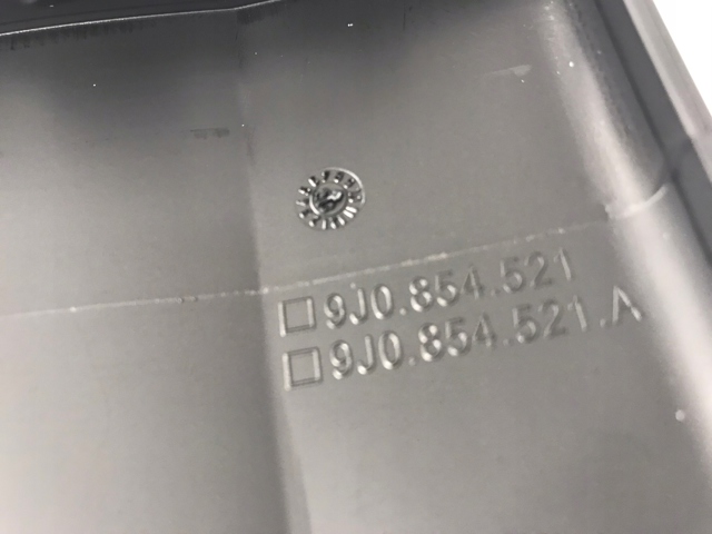 9J1854521G2X Porsche Накладка переднього лівого крила