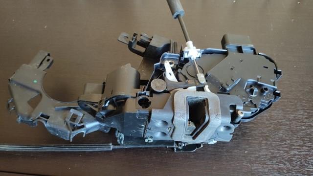 C2D5639 Jaguar Замок водійських дверей