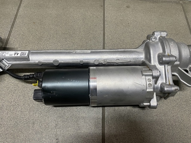  32105B38FB4 BMW