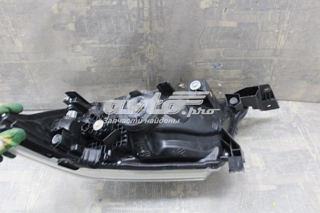 Фара права 811100K401 Toyota