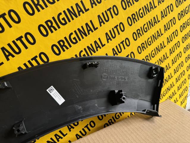 DGH951W71A Mazda Молдинг передньої арки колеса, правий