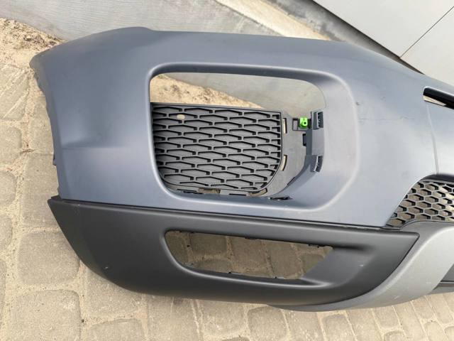 LR079394 Land Rover Бампер передній в зборі