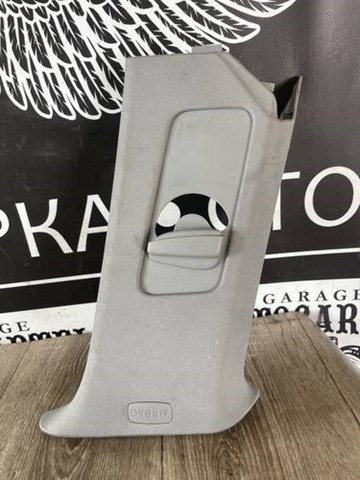 7L6867241 VAG Обшивка стійки кузова внутрішня, задня ліва