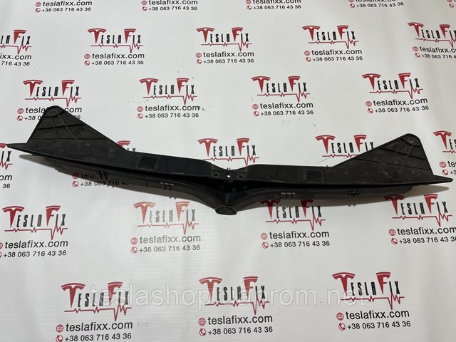 Кронштейн решітки радіатора Tesla 106247200E ціна, від 58.65 USD