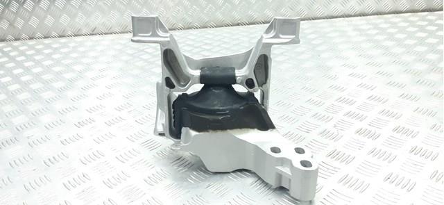 Подушка (опора) двигуна, права TK7839060 Mazda