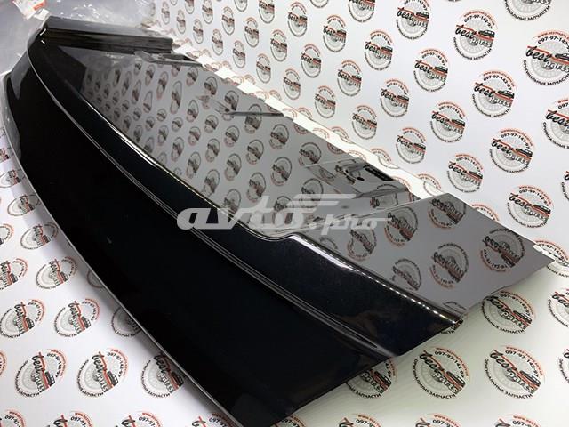Накладка бампера переднього, центральна LR028187 Land Rover