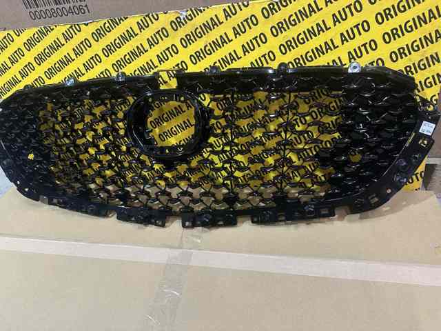 DFS450710A Mazda Решітка радіатора