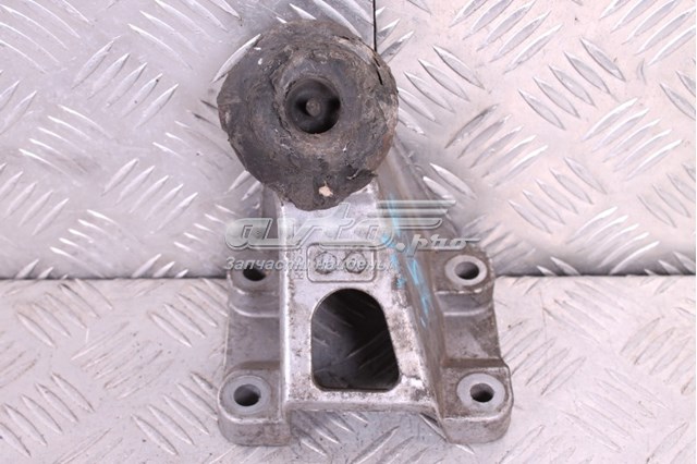 C2P5731 Jaguar Кронштейн подушки (опори) двигуна, лівої
