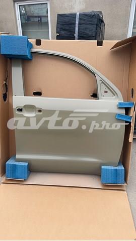 Двері праві передні 670010C130 Toyota