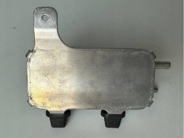 LR038811 Land Rover Теплообмінник охолодження палива