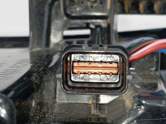 Купити 92402R2000 Hyundai/Kia 