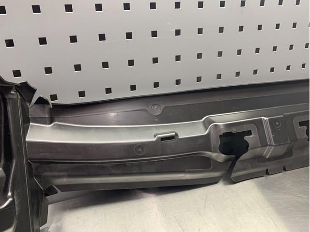 Повітропровід радіатора 51647359818 BMW