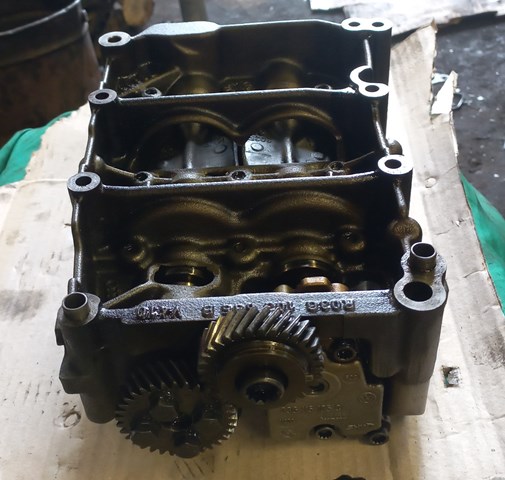 03G103535B VAG Масляний насос двигуна