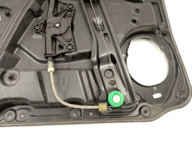 Двигун склопідіймача двері передньої, правої A2469065200 Nissan/Infiniti