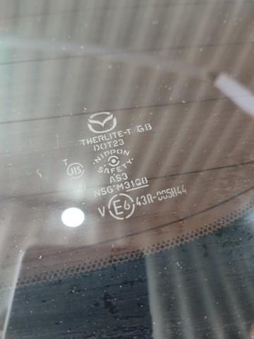 Двері багажника Mazda TDY46202XD