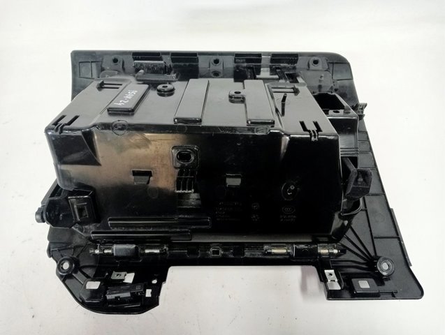 Кришка речового ящика Volvo 31417596 ціна, від 76.01 USD