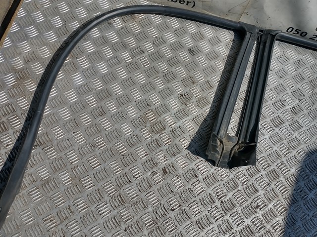 Купити 63521SA000 Subaru 